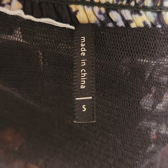 Anthropologie Akemi + Kin Andrea Smocked Floral Blouse Top, Puff Sleeves Small - Picture 6 of 14